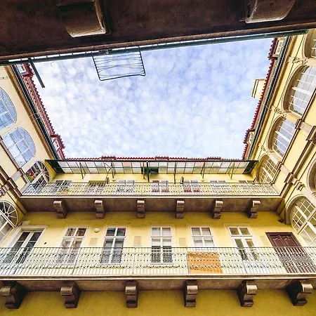 Celebrities Apt. Old Town Square *