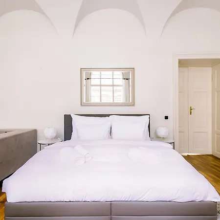 Celebrities Apt. Old Town Square Apartment *